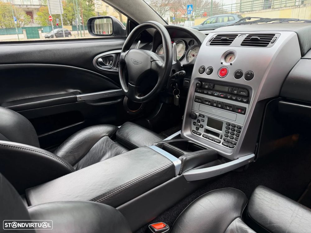 Aston Martin Vanquish - 6