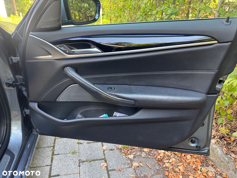 BMW Seria 5 520d Sport Line - 20