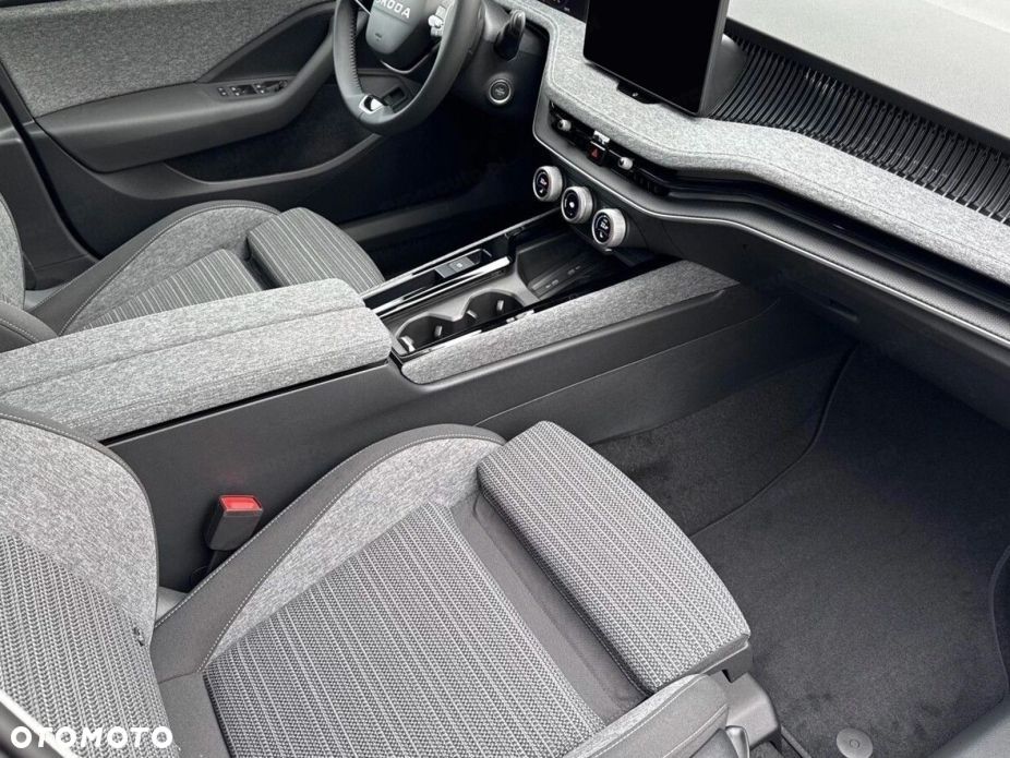 Skoda Superb 2.0 TDI SCR Drive DSG - 8