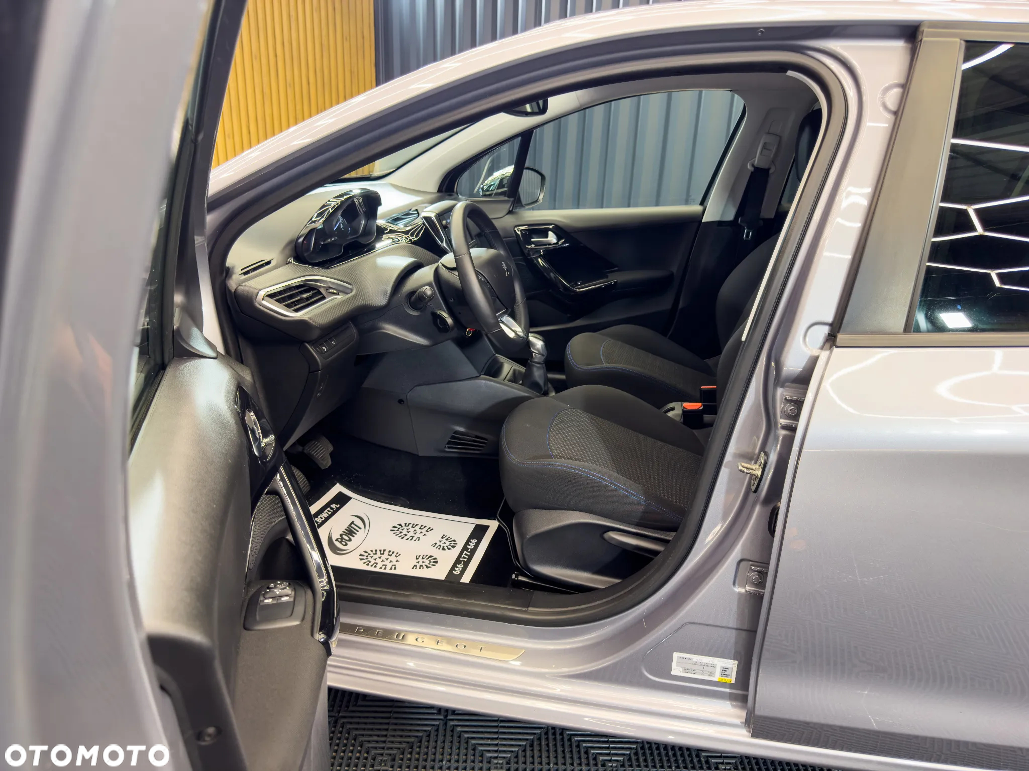 Peugeot 208 PureTech 82 Start & Stop Style - 26