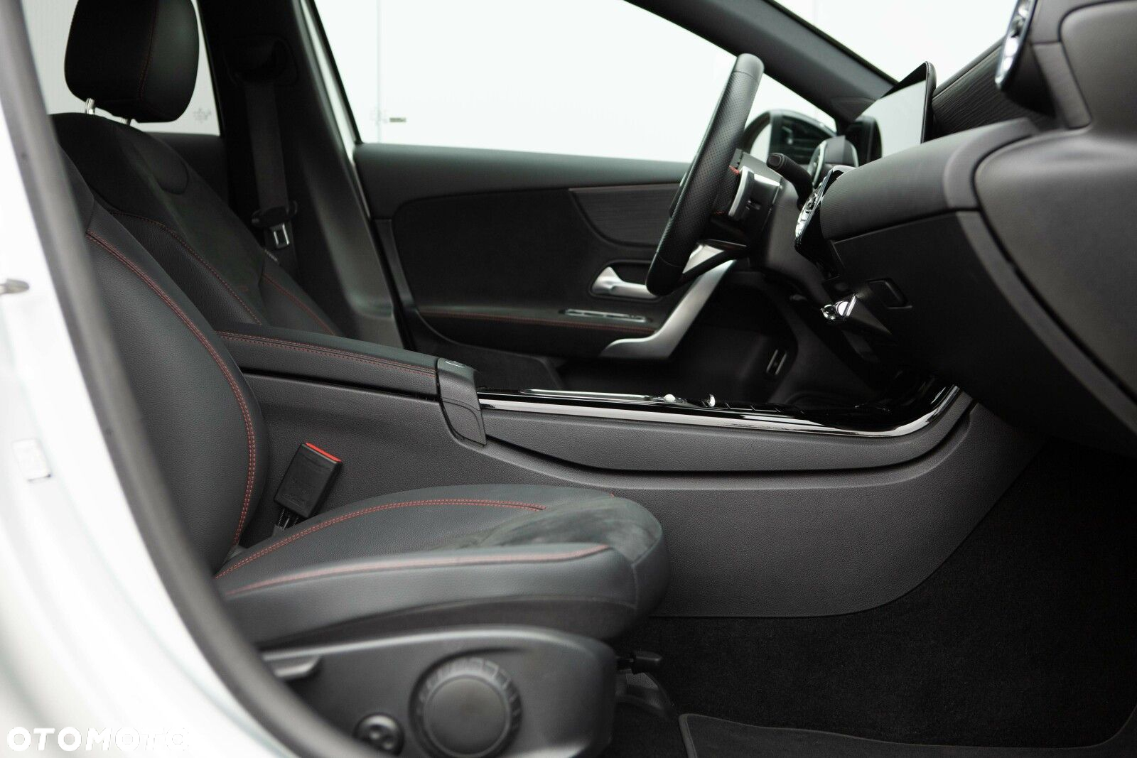 Mercedes-Benz Klasa A 200 AMG Line 7G-DCT - 24