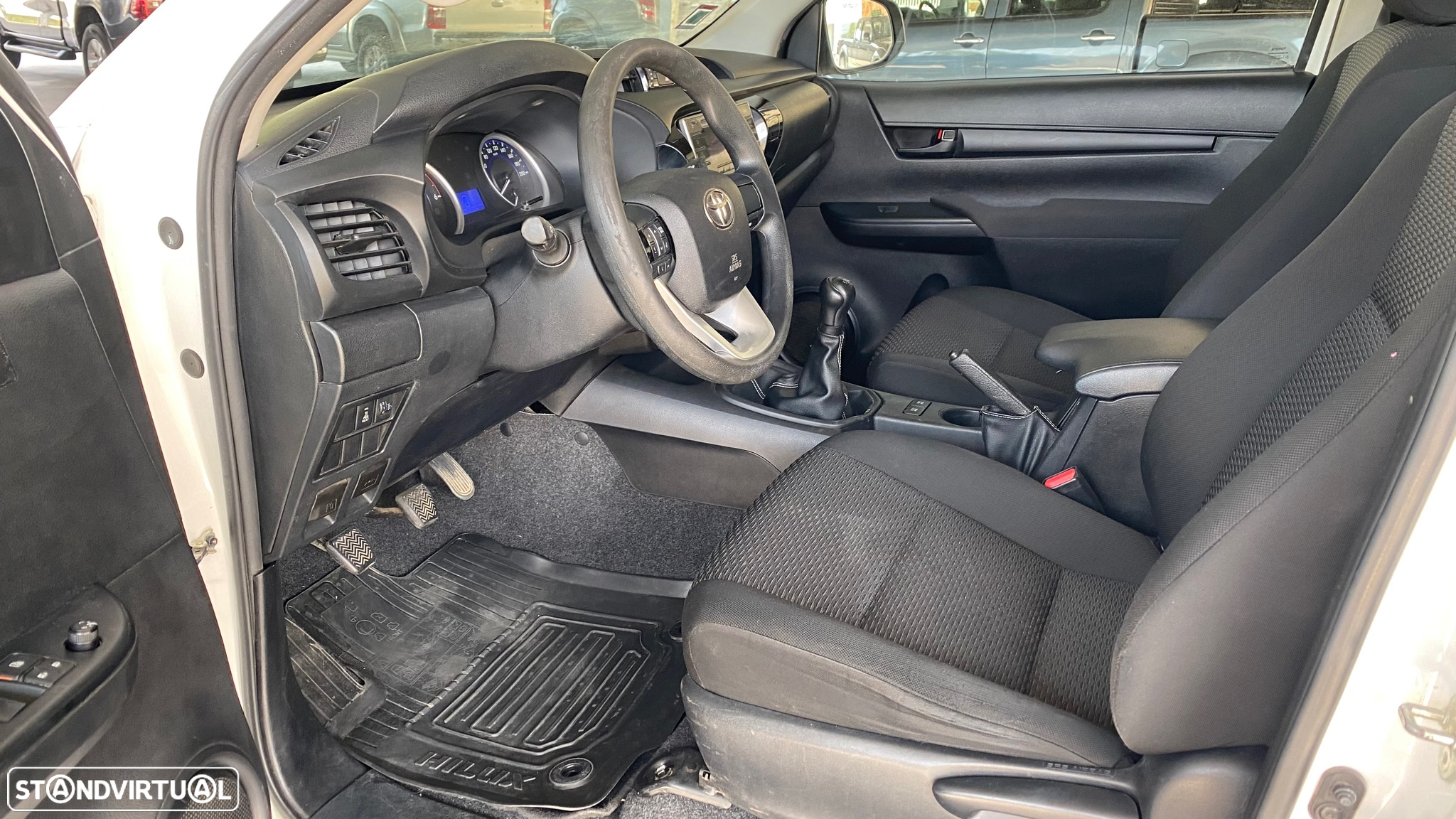 Toyota Hilux 2.4 D-4D 4WD CE Trial - 20