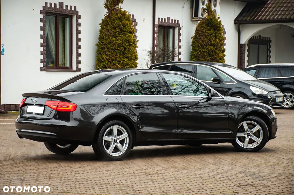 Audi A4 Limousine - 12