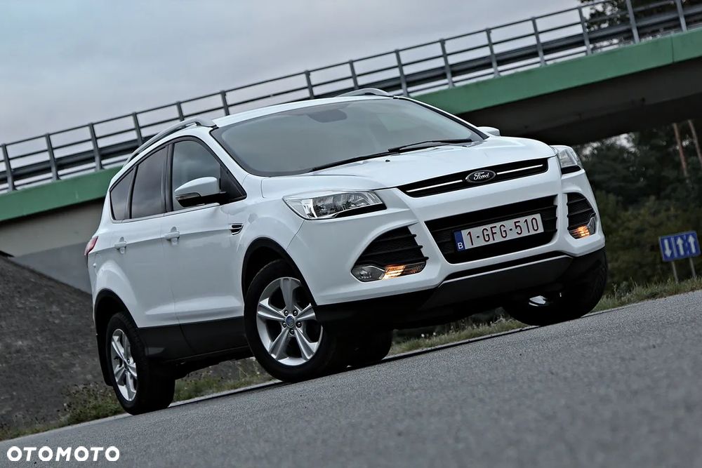 Ford Kuga 2.0 TDCi 2x4 Titanium - 5