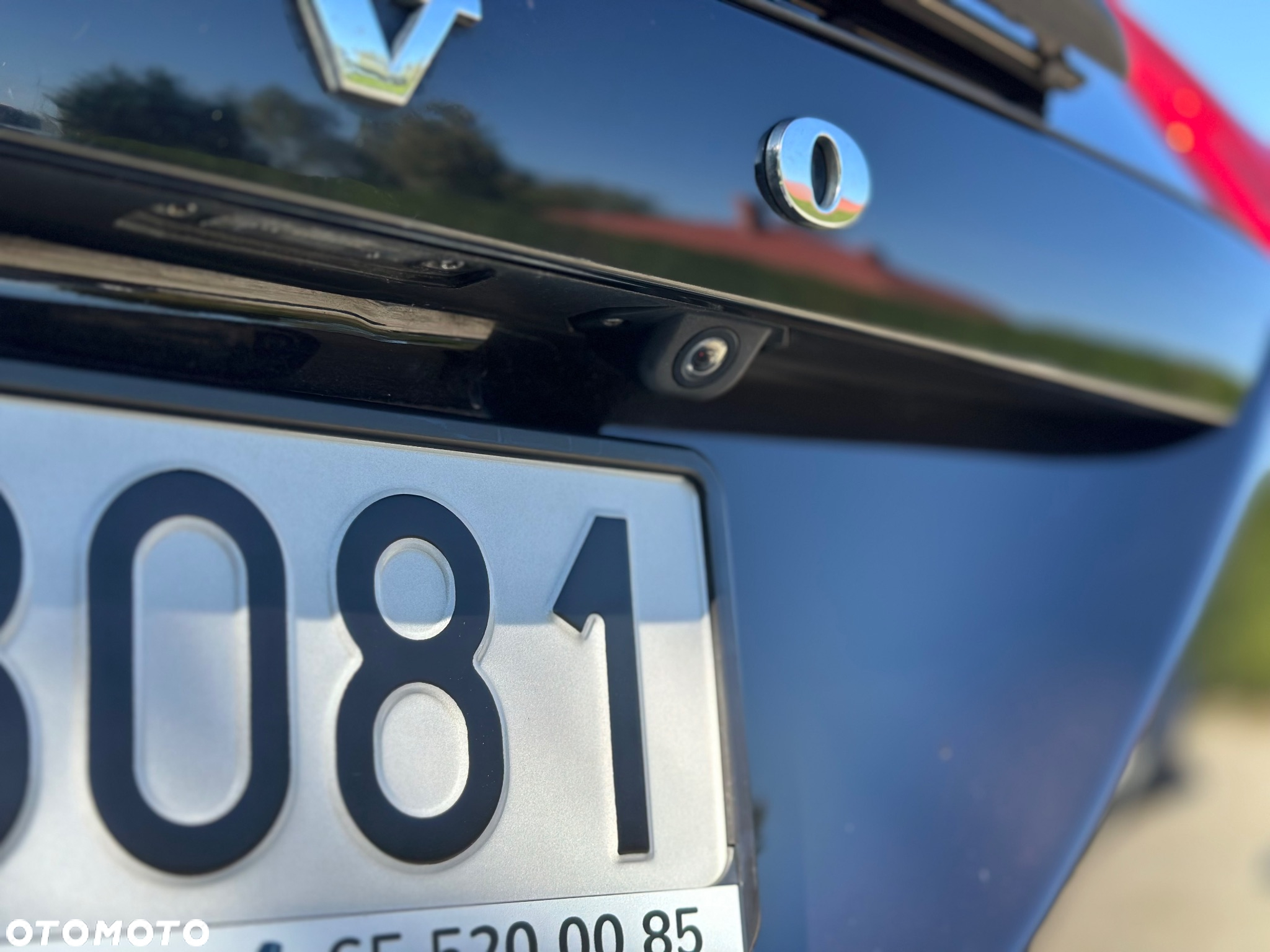 Volvo V60 D6 AWD Plug-in Hybrid Momentum - 31