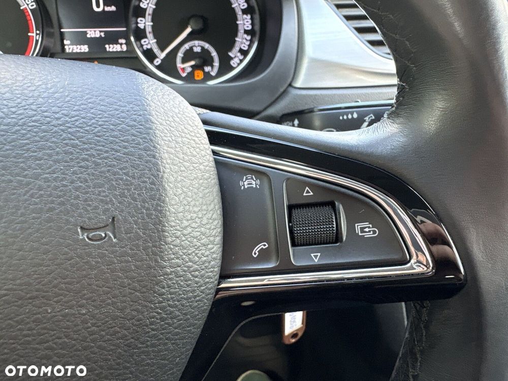 Skoda RAPID Spb 1.0 TSI Ambition - 15