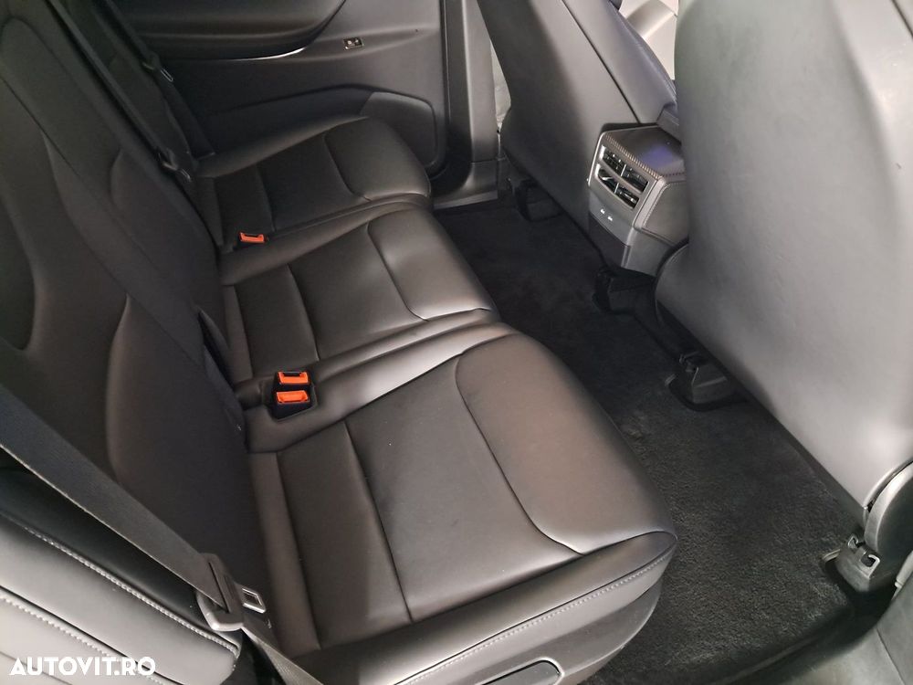 Tesla Model X - 18