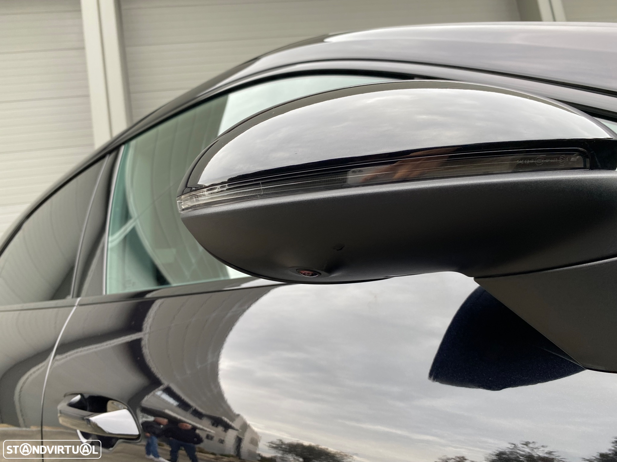 Porsche Macan Electric 4 - 12