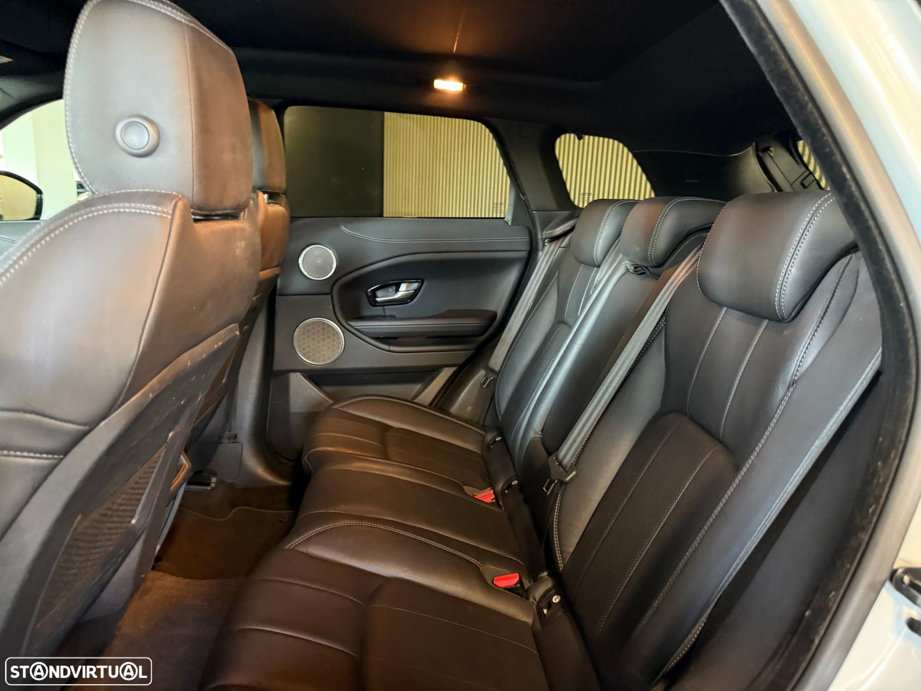 Land Rover Range Rover Evoque 2.0 TD4 SE Dynamic Auto - 29
