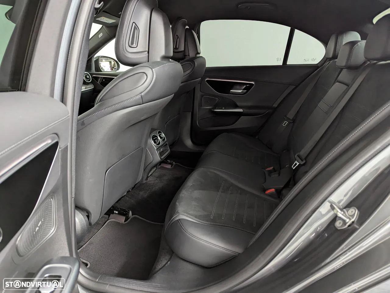 Mercedes-Benz C 300 d AMG Line - 19