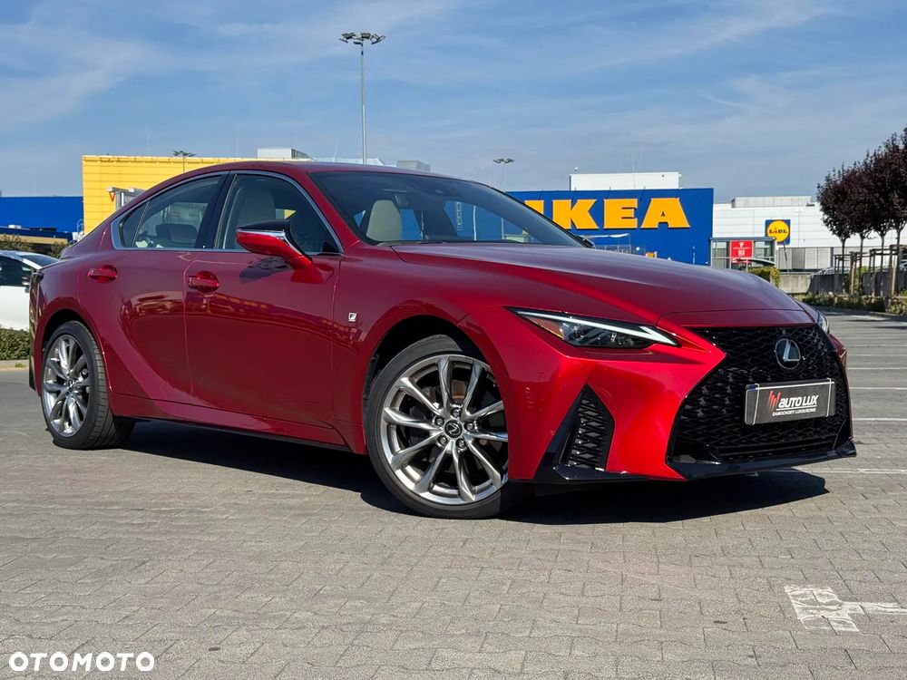 Lexus IS