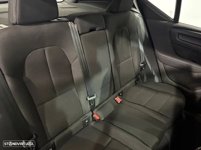 Volvo XC 40 1.5 T2 Momentum Plus - 29