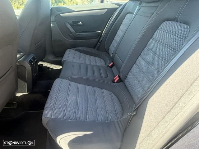 VW Passat CC 2.0 TDi BlueMotion - 21