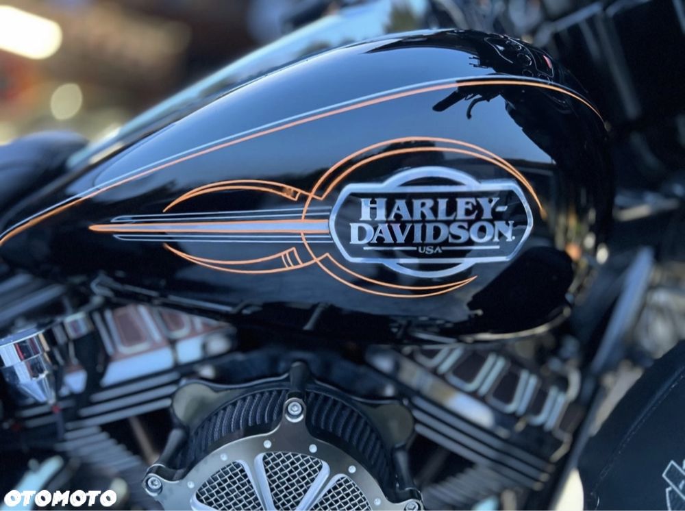 Harley-Davidson Street Glide Trike - 4