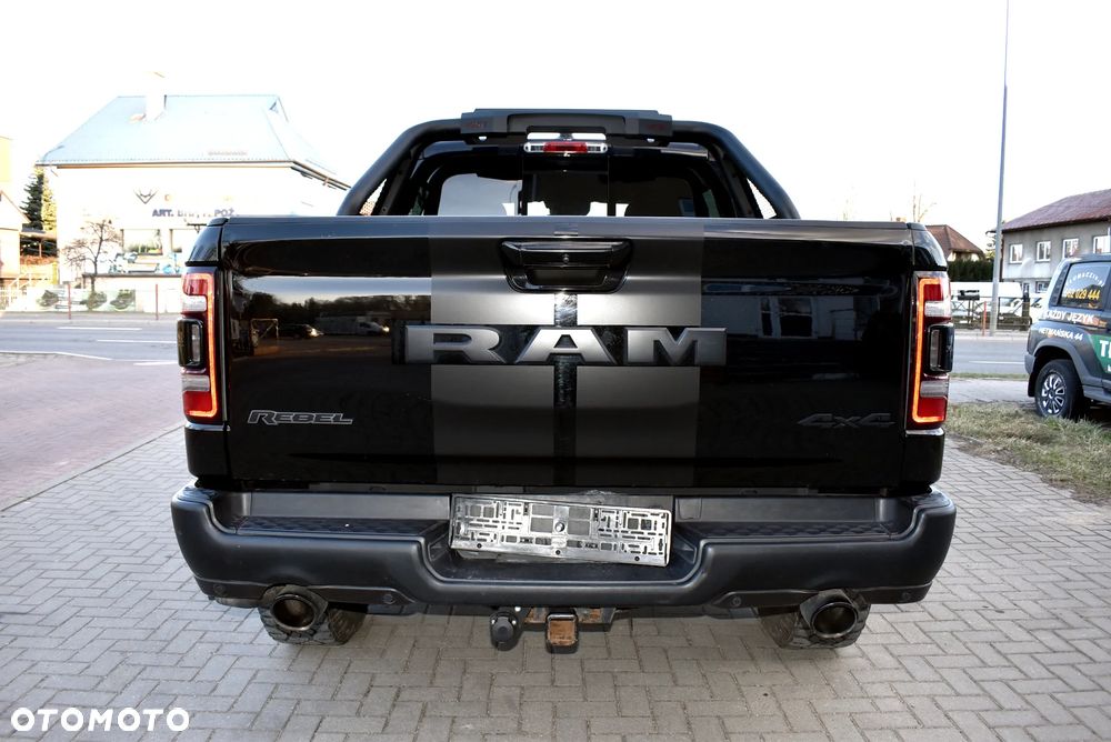 Dodge RAM - 8