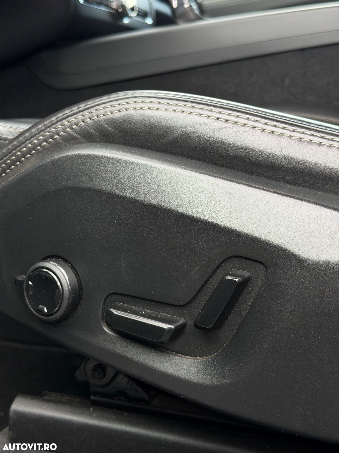 Volvo XC 60 D4 AWD Geartronic Momentum - 26