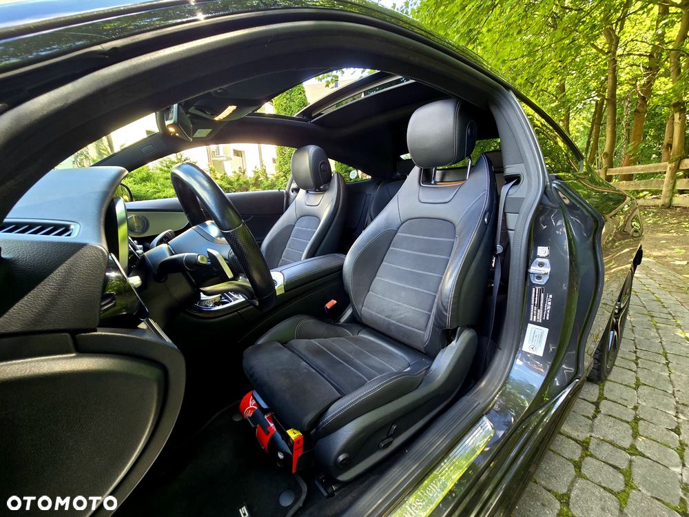 Mercedes-Benz Klasa C 300 4MATIC 9G-TRONIC - 28