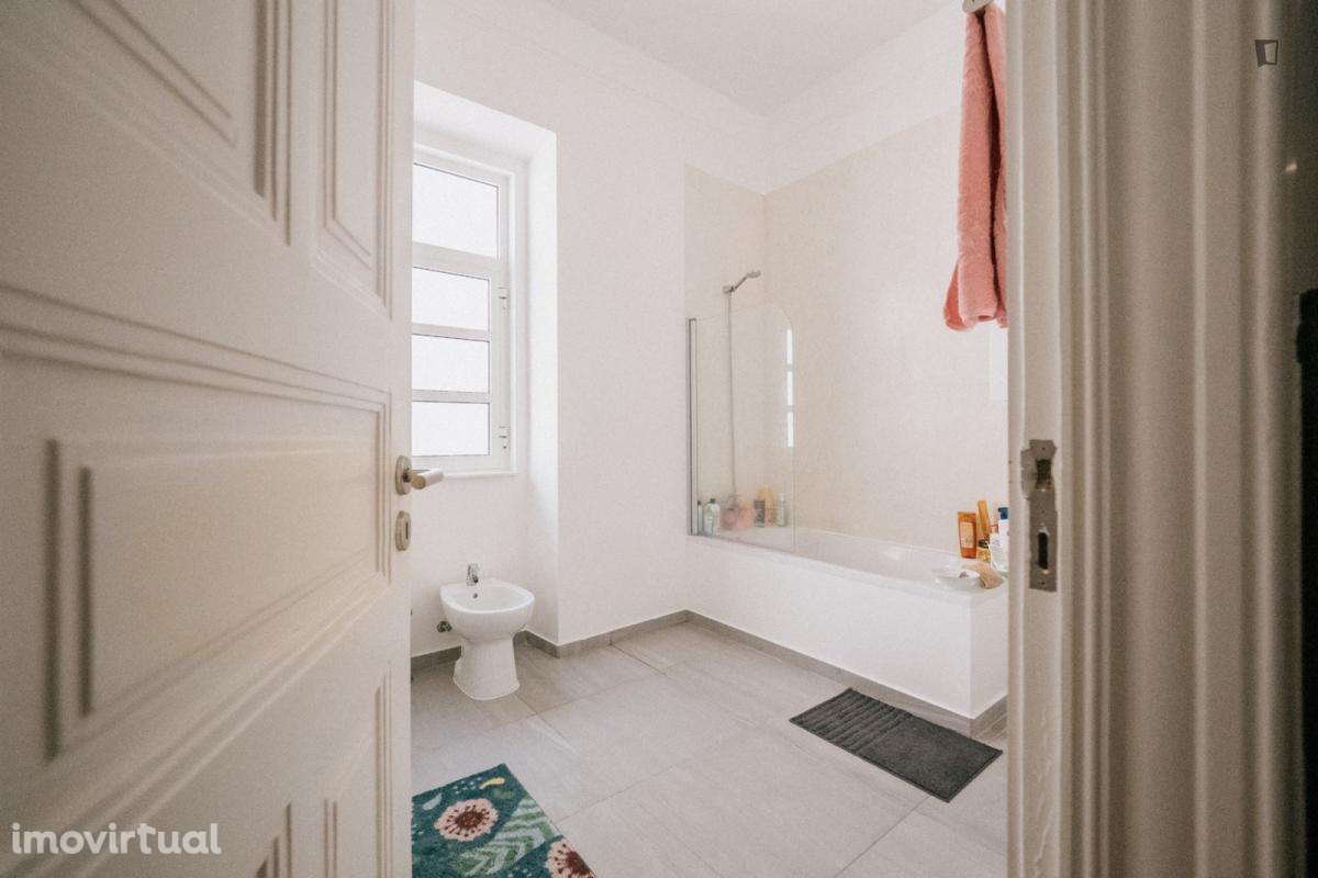 Quarto - localizado em Alcântara Lisbon - Grande imagem: 2/24