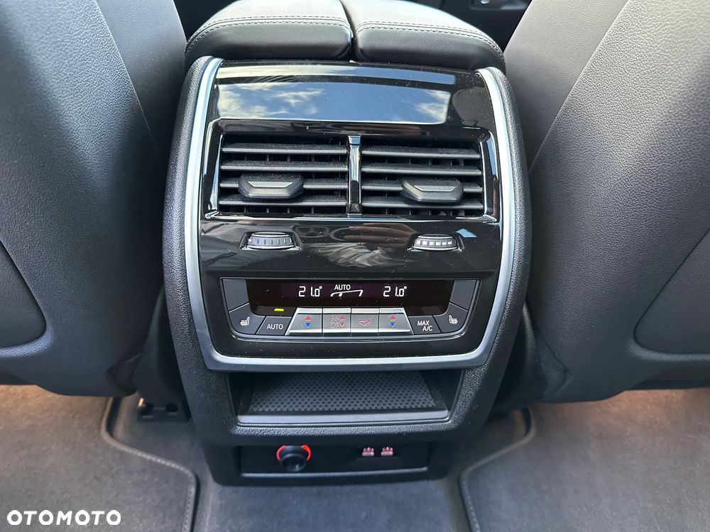 BMW X7 2025