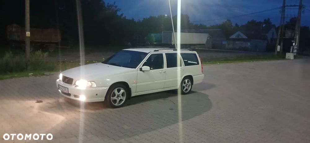 Volvo V70 2.4 - 22