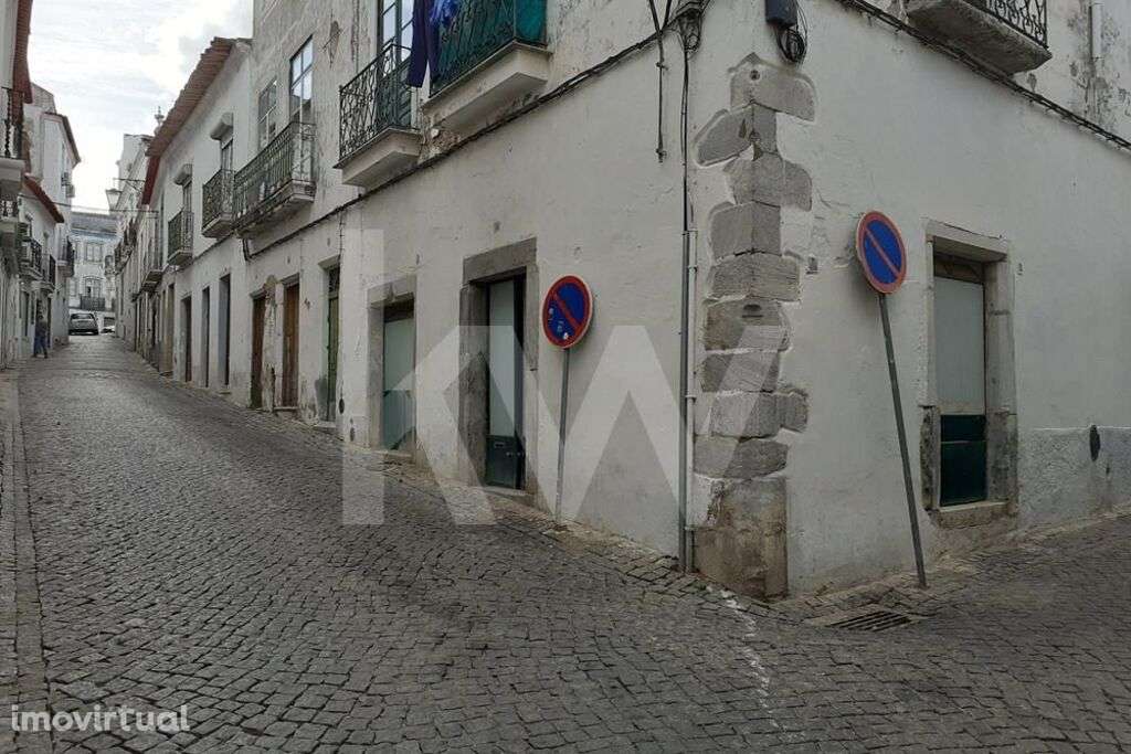 Loja com 60m2  e um pé direito alto, no centro da cidade de Beja , jun - Grande imagem: 3/16