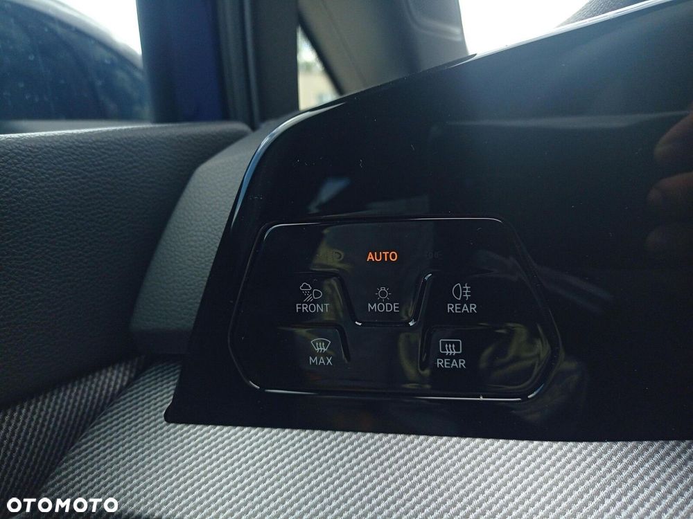 Volkswagen Golf - 25