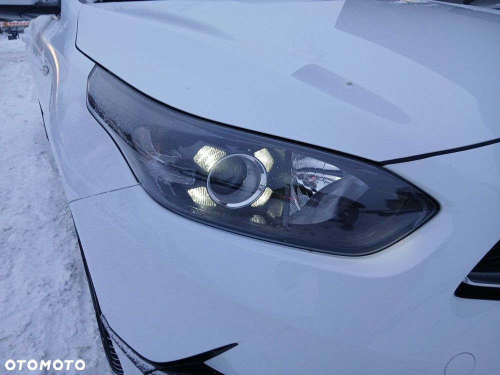 Kia Ceed 1.5 T-GDI M - 11