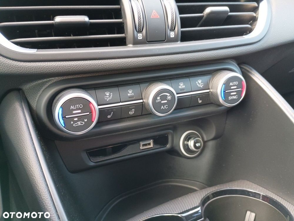 Alfa Romeo Giulia 2.0 Turbo Competizione Q4 - 26