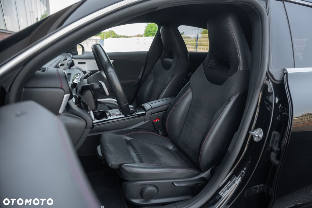 Mercedes-Benz CLA 220 d AMG Line 8G-DCT - 25