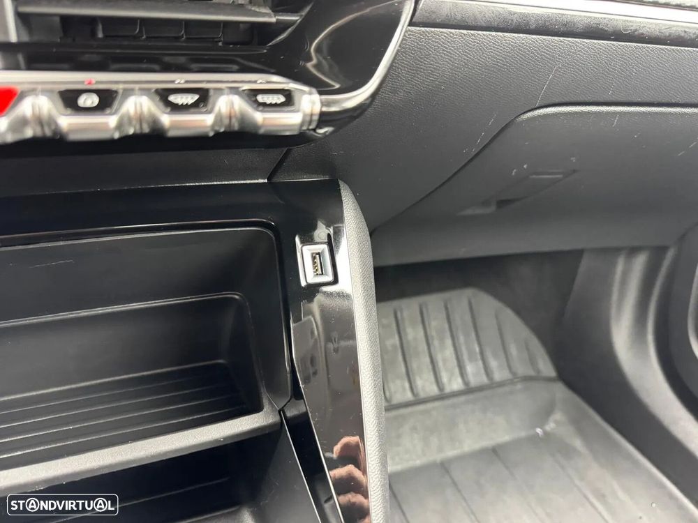 Peugeot 2008 1.2 PureTech Active Pack - 36