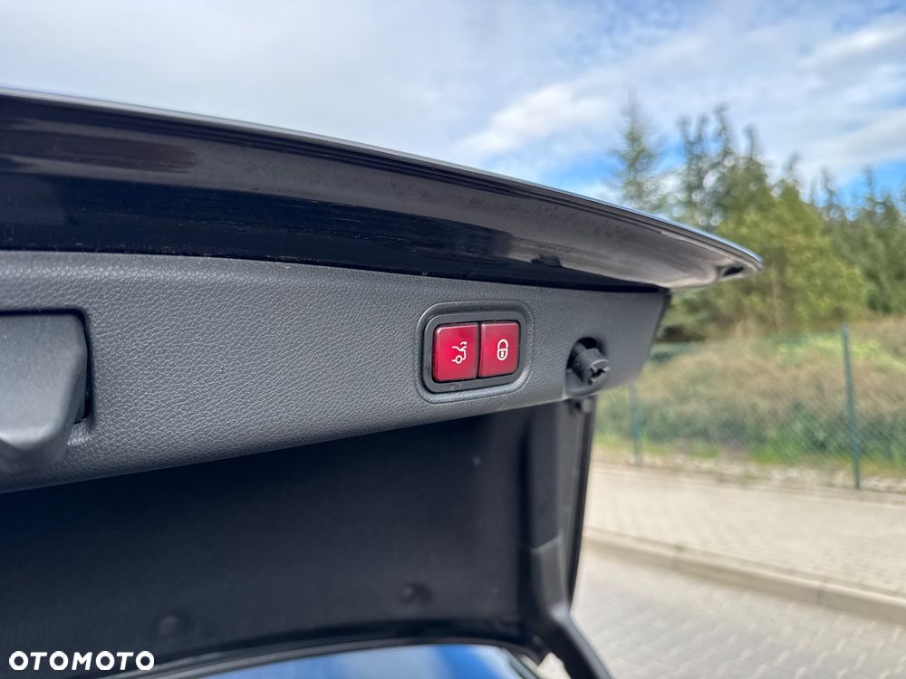 Mercedes-Benz Klasa E 200 4-Matic AMG - 19