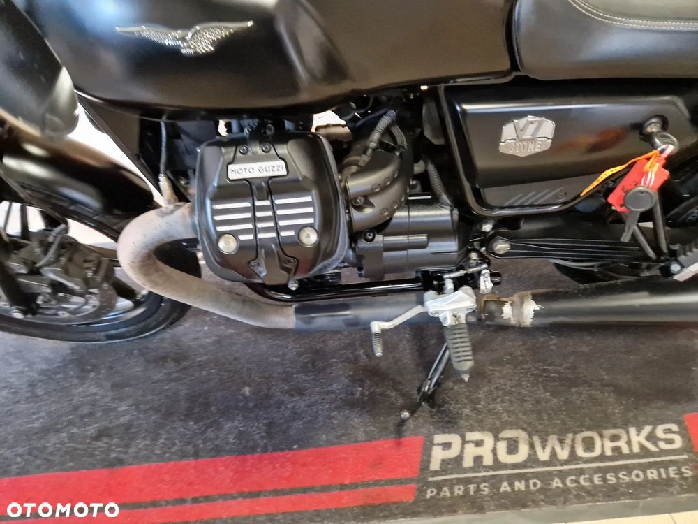 Moto Guzzi V7 - 16