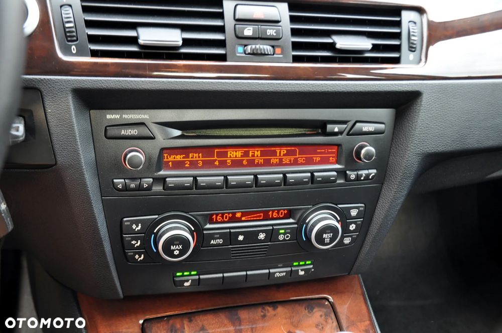 BMW Seria 3 318i - 30