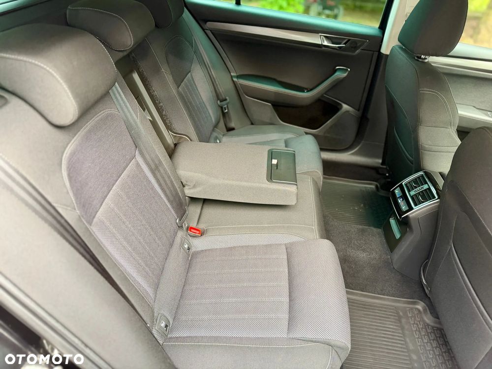 Skoda Superb 2.0 TDI SCR Style - 8
