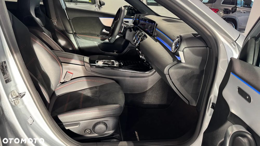 Mercedes-Benz Klasa A 200 AMG Line 7G-DCT - 32