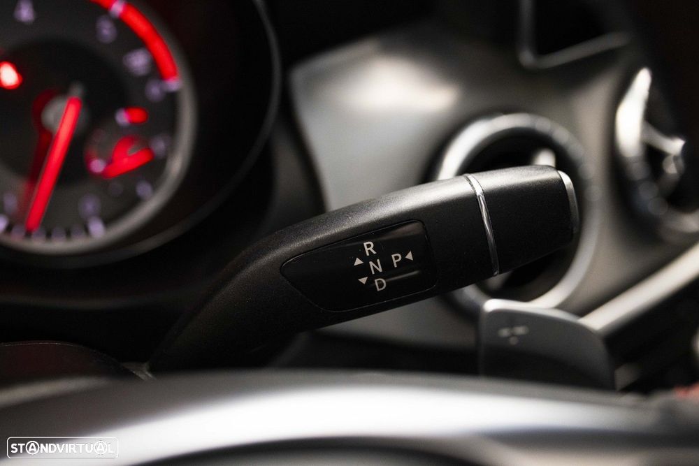 Mercedes-Benz CLA 200 d Shooting Brake AMG Line Aut. - 30