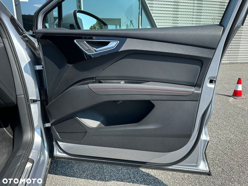 Audi Q4 e-tron - 24