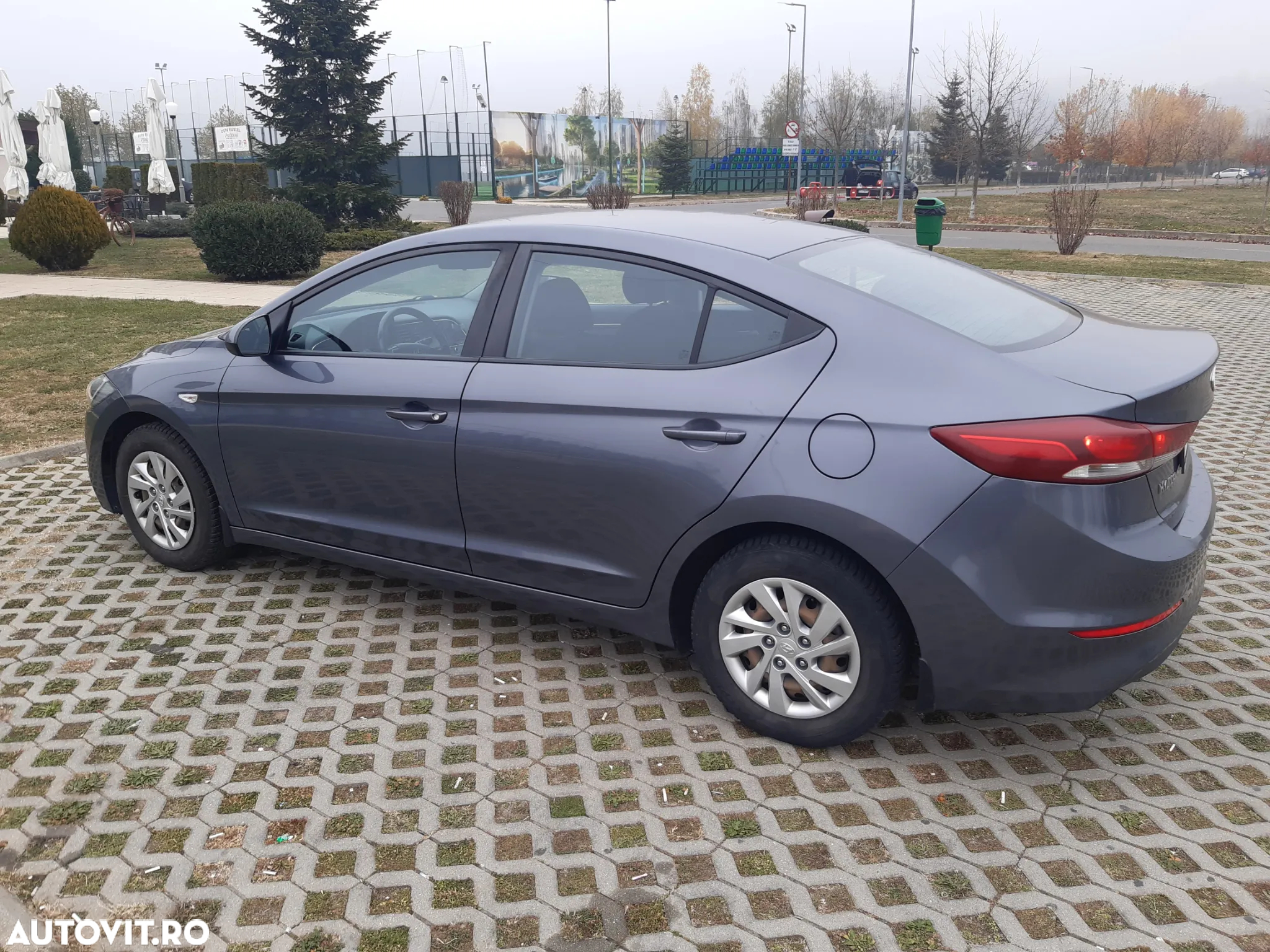 Hyundai Elantra 1.6 MPi Comfort - 2