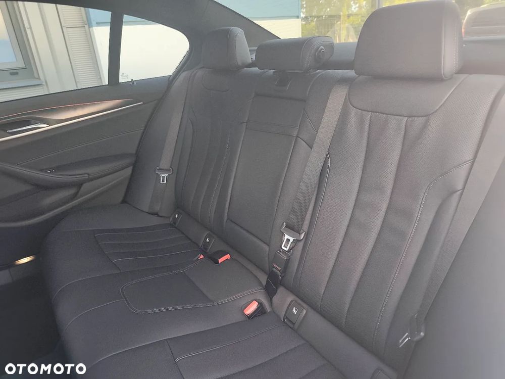 BMW Seria 5 520d M Sport sport - 13