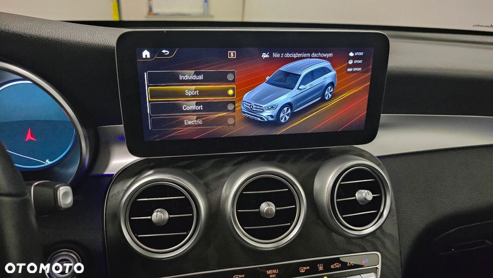 Mercedes-Benz GLC 300 de 4Matic 9G-TRONIC AMG Line Plus - 36