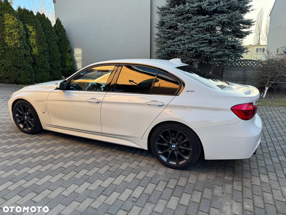 BMW Seria 3 330e iPerformance M Sport - 9