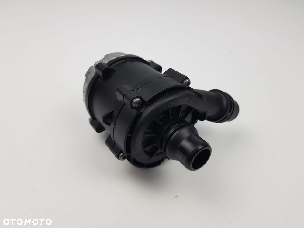 Dodatkowa Pompa Pompka wody BMW G11 G30 B57 3.0d 8637952 - 2