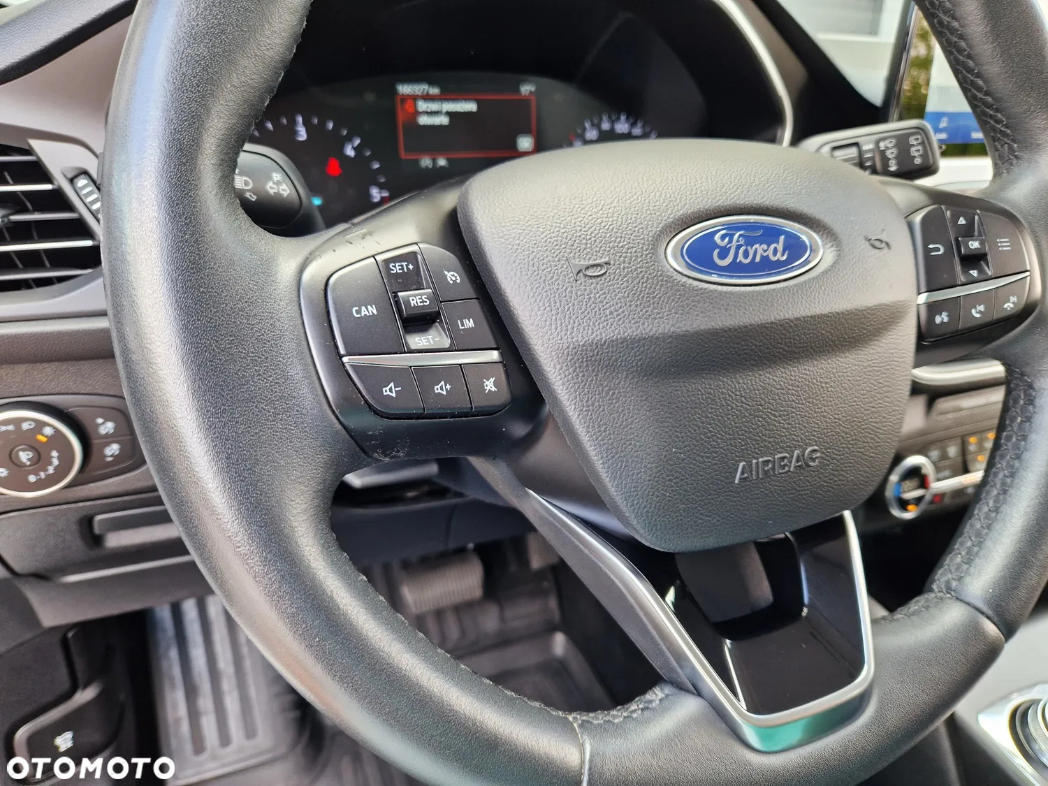 Ford Focus Turnier 1.5 EcoBlue Start-Stopp-System COOL&CONNECT DESIGN - 29