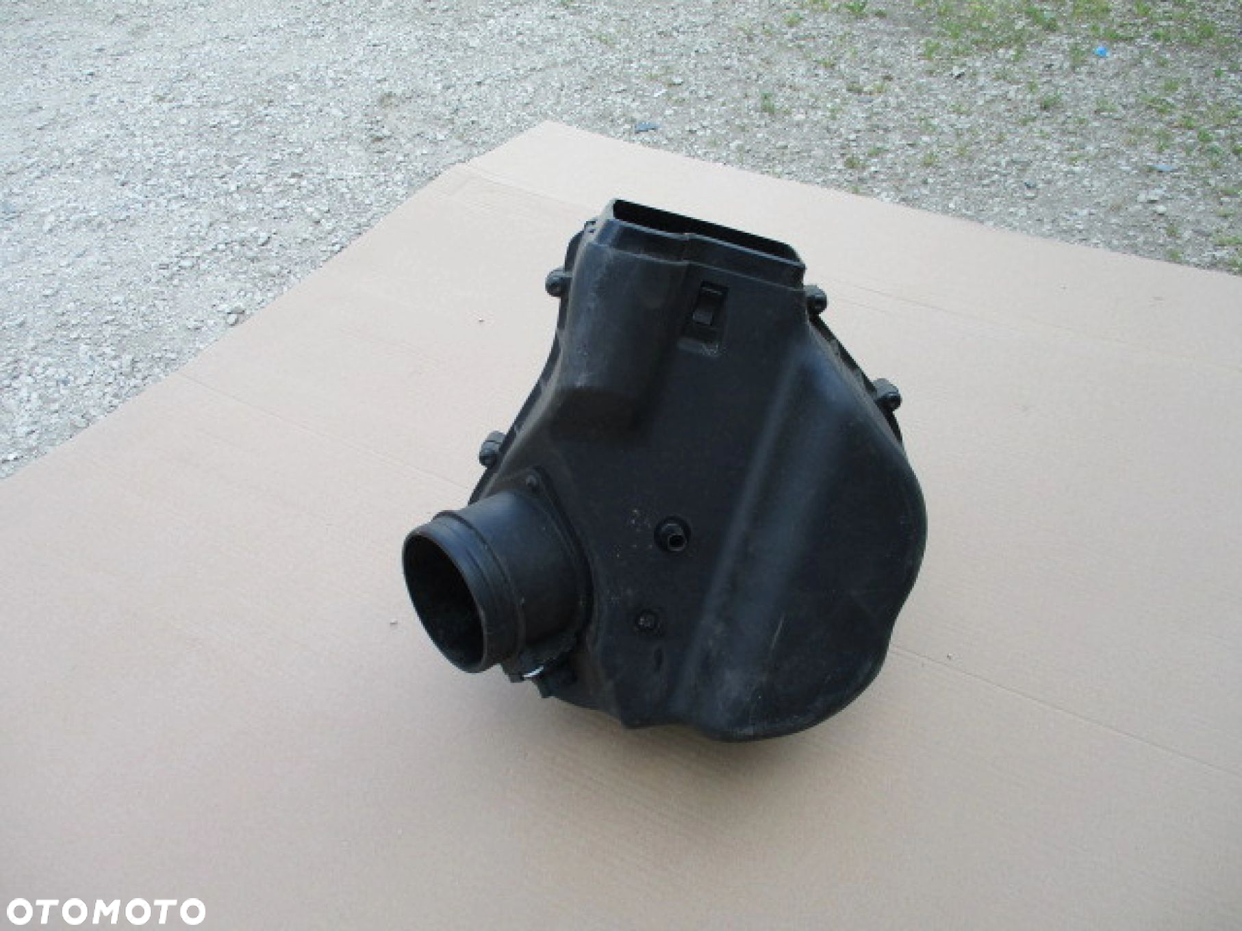 OBUDOWA FILTRA POWIETRZA AUDI A8 D3 4H0133824 - 4