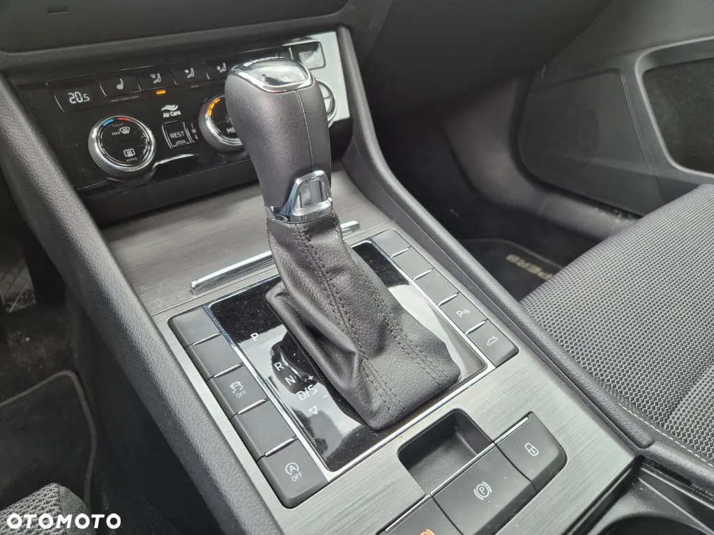 Skoda Superb 2.0 TDI SCR Style DSG - 13