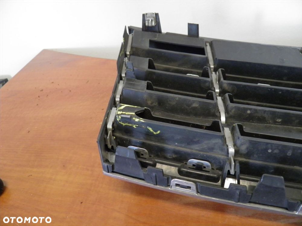 GRILL ATRAPA VW TOUAREG III R-LINE 760853653 E - 3