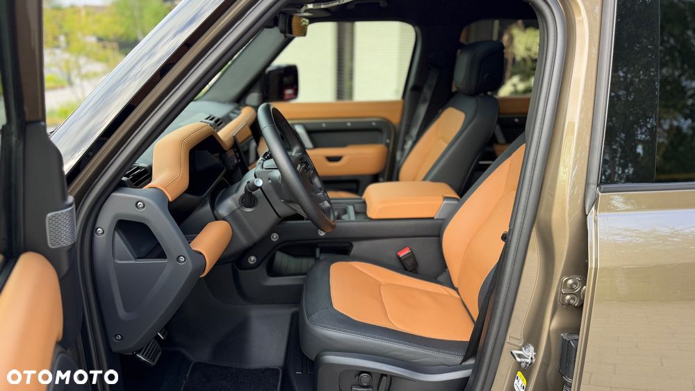 Land Rover Defender 3.0 D300 mHEV - 10