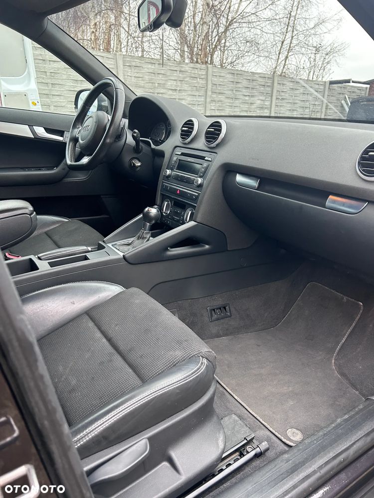Audi A3 Sportback - 2