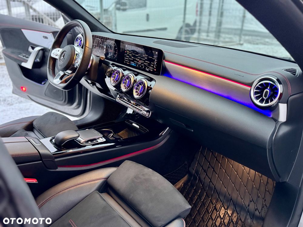 Mercedes-Benz CLA 200 AMG Line 7G-DCT - 15