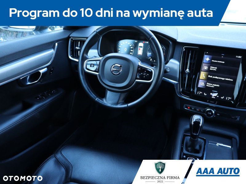 Volvo V90 Cross Country - 9